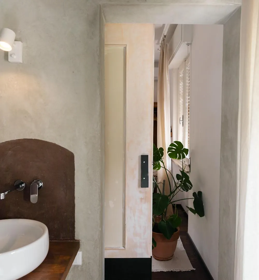 Hotel Saoo Garda  0*, Garda (Verona) Italia